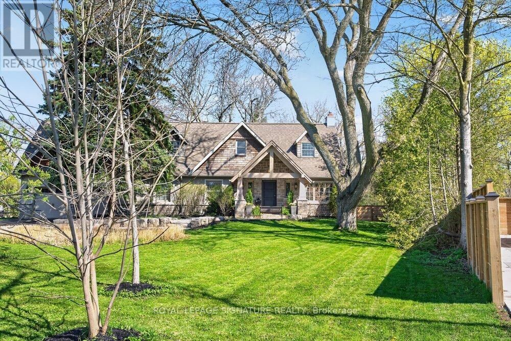 Property Photo:  2 Pine Ridge Drive  ON M1M 2X3 