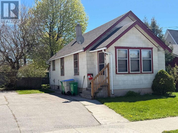 Property Photo:  15 Nelson Street West  ON N7A 2M2 