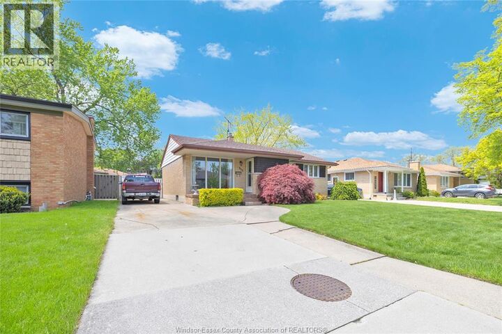 Property Photo:  855 Greendale  ON N8S 4A9 