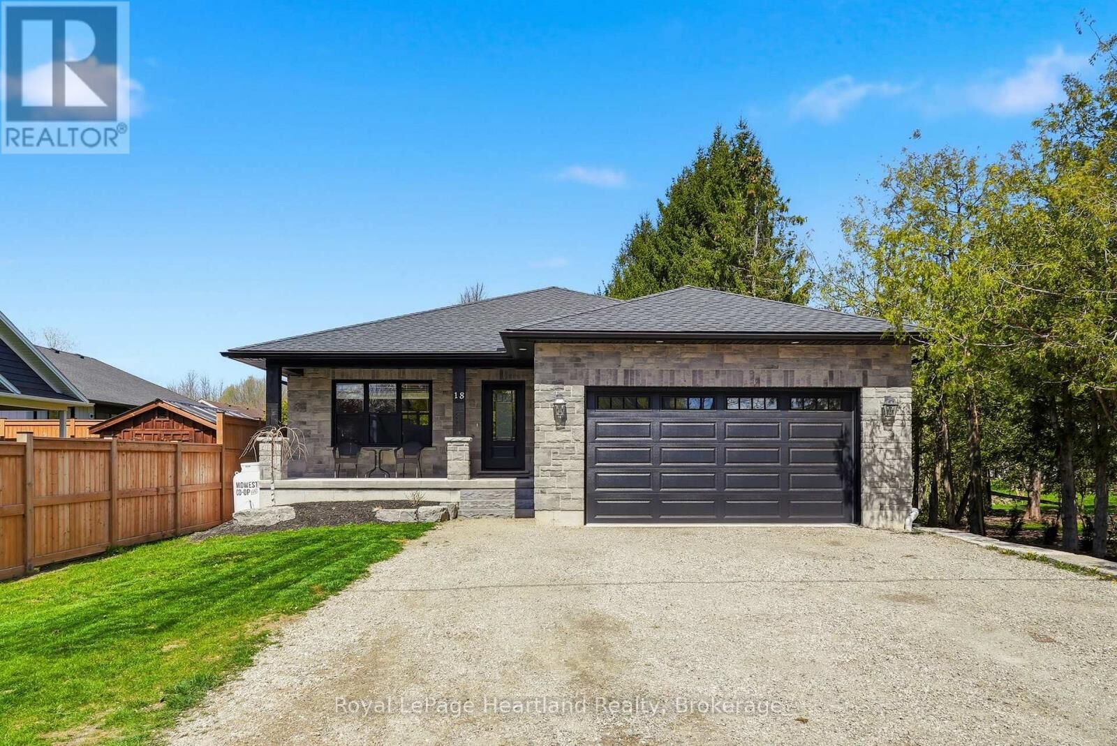 Property Photo:  18 Geddes Street West  ON N0G 1M0 
