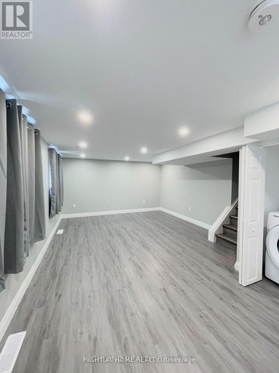 Property Photo:  12 Croydon Drive Lower Unit  ON L2M 1J2 