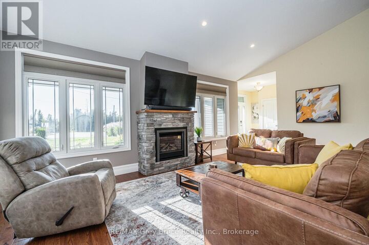 Property Photo:  10 Williamson Place  ON N0H 2T0 
