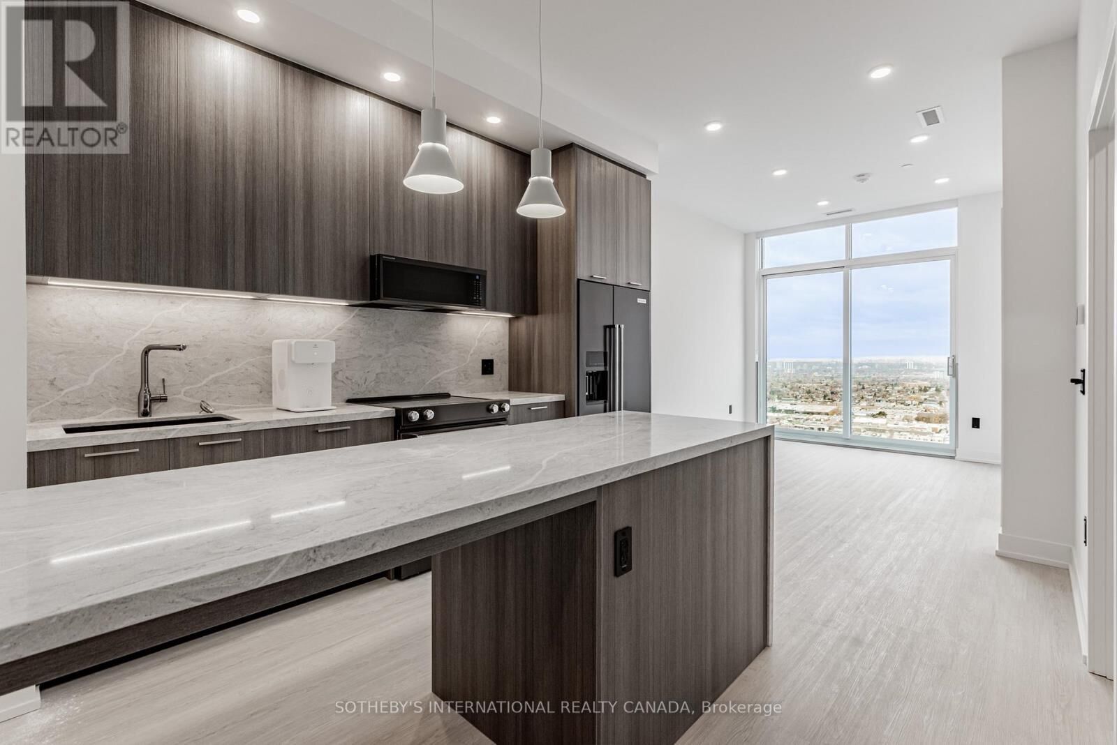 Property Photo:  31 York Garden Way 505  ON M6A 2V1 