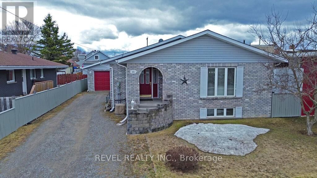 Property Photo:  101 Bloor Avenue  ON P0N 1H0 