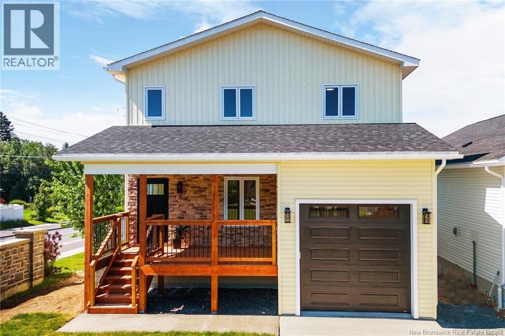 Property Photo:  6 Briar Brook Place  NB E3A 3N1 