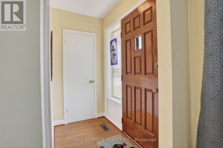 Property Photo:  122 Nelson Street  ON M1J 2W2 