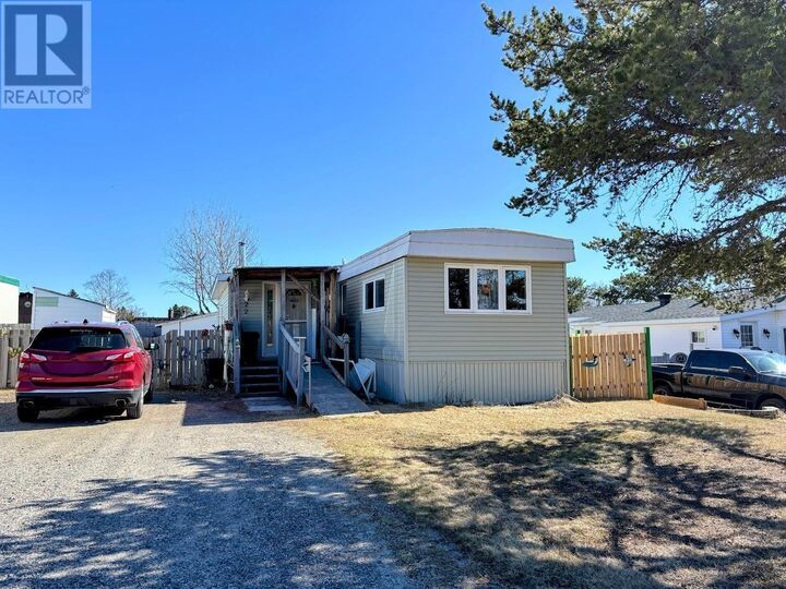 22 Jackson Cres — photo 1