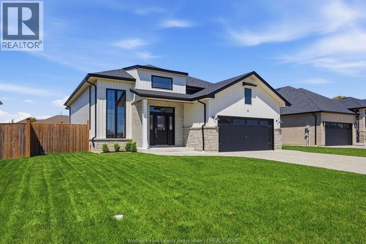 Property Photo:  8 Lundy Street  ON N9V 0G5 