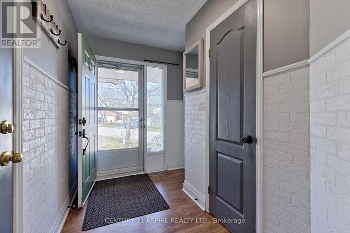 Property Photo:  30 Vermont Meadow  ON K8H 3N4 