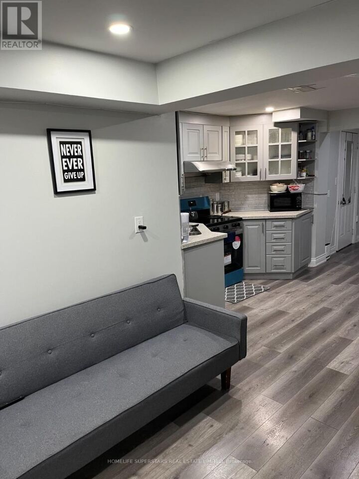 Property Photo:  35 Wardenwood Drive  ON L6R 3W4 