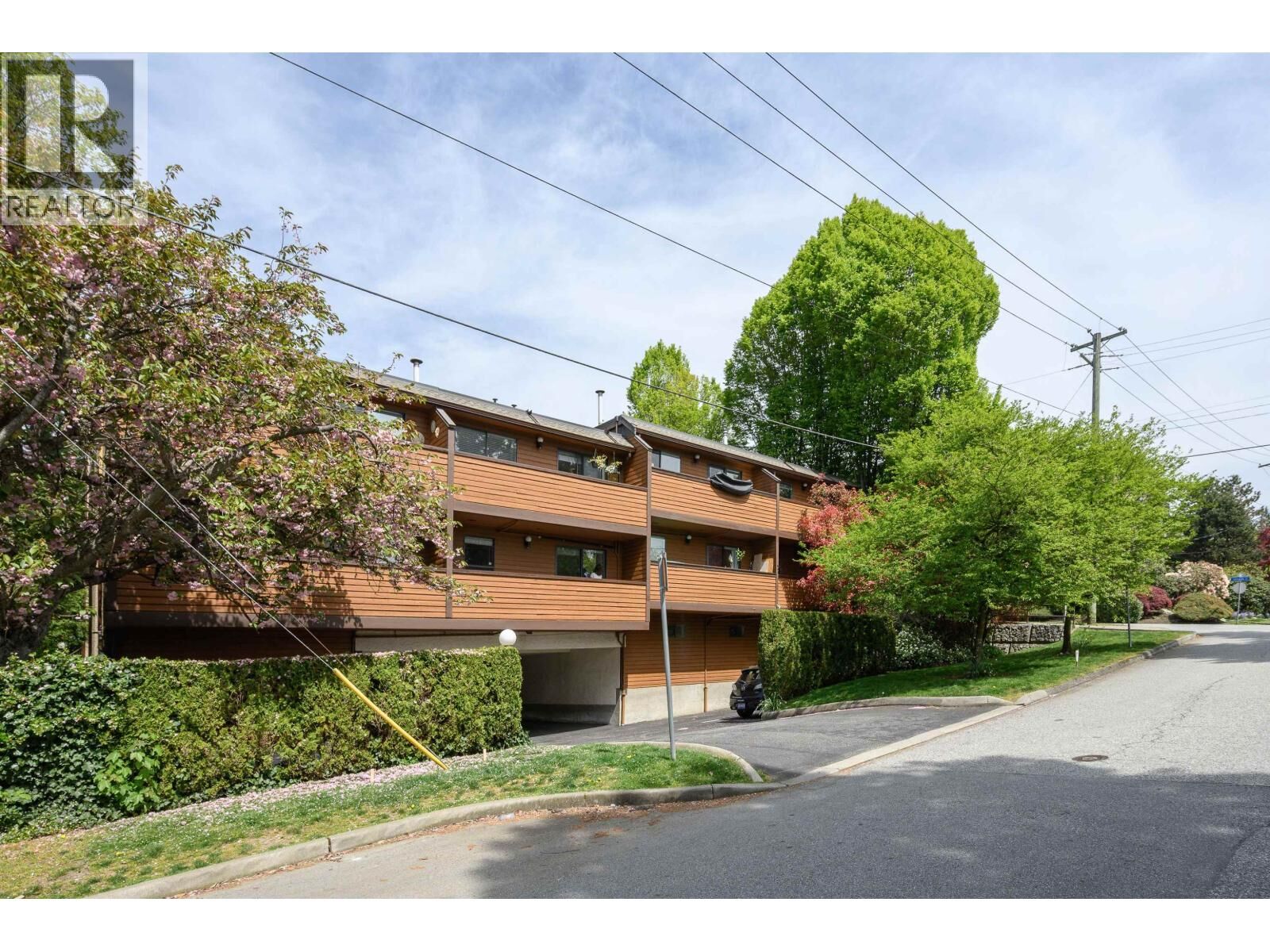 Property Photo:  3201 Lonsdale Avenue  BC V7N 4G8 