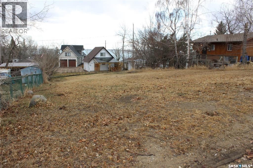 Property Photo:  631 Jeanne Crescent  SK S0M 1L0 