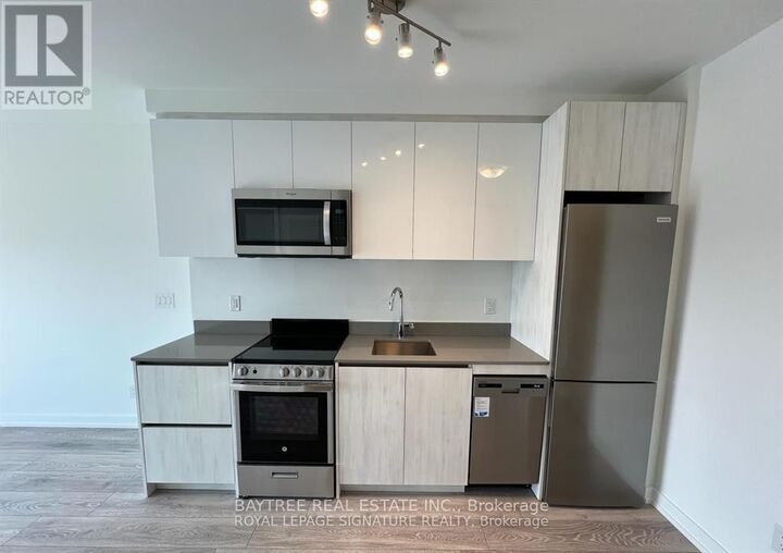 Property Photo:  3100 Keele Street 1117  ON M3M 0E1 
