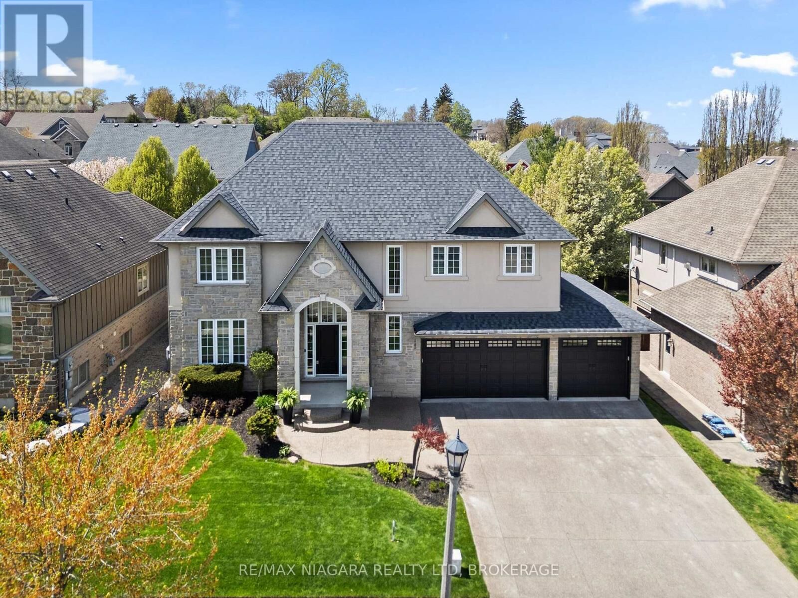 Property Photo:  24 Red Haven Drive  ON L0S 1P0 