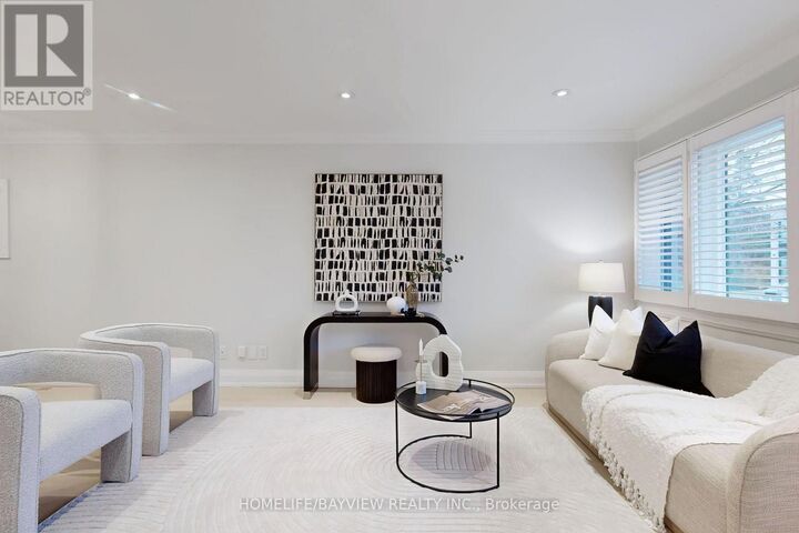 Property Photo:  1607 Woodbine Heights Boulevard  ON M4B 3A3 