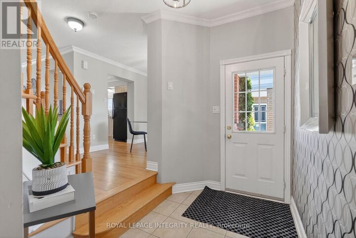Property Photo:  33 Grammercy Park  ON K2C 4E1 