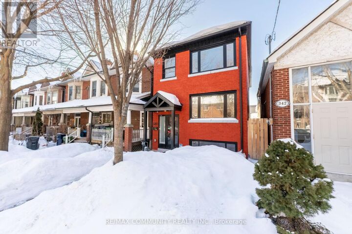 Property Photo:  340 Albany Avenue  ON M5R 3C9 