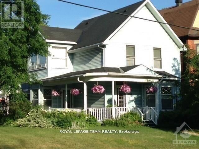 Property Photo:  86 Bayswater Avenue 2  ON K1Y 2E9 