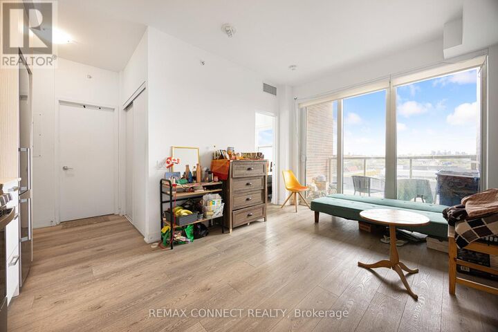 Property Photo:  1787 St Clair Avenue West 818  ON M6N 0B7 