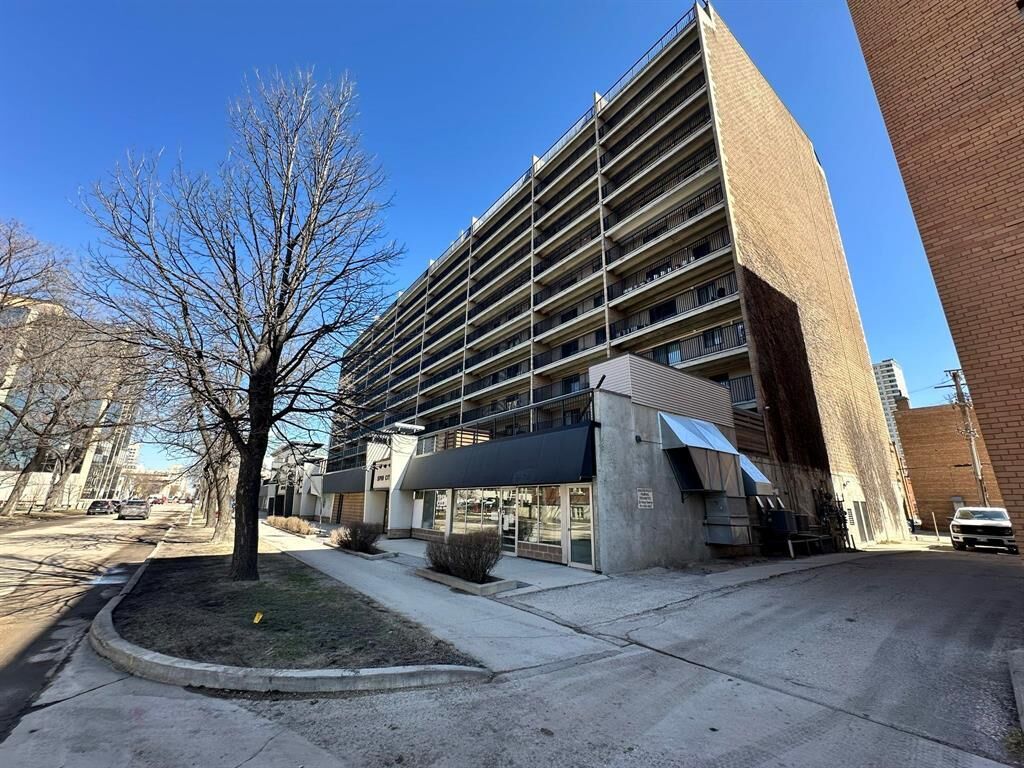 Property Photo:  77 Edmonton Street  MB R3C 4H8 
