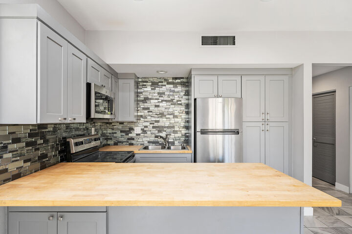 Property Photo:  78200 Cortez Lane 143  CA 92210 