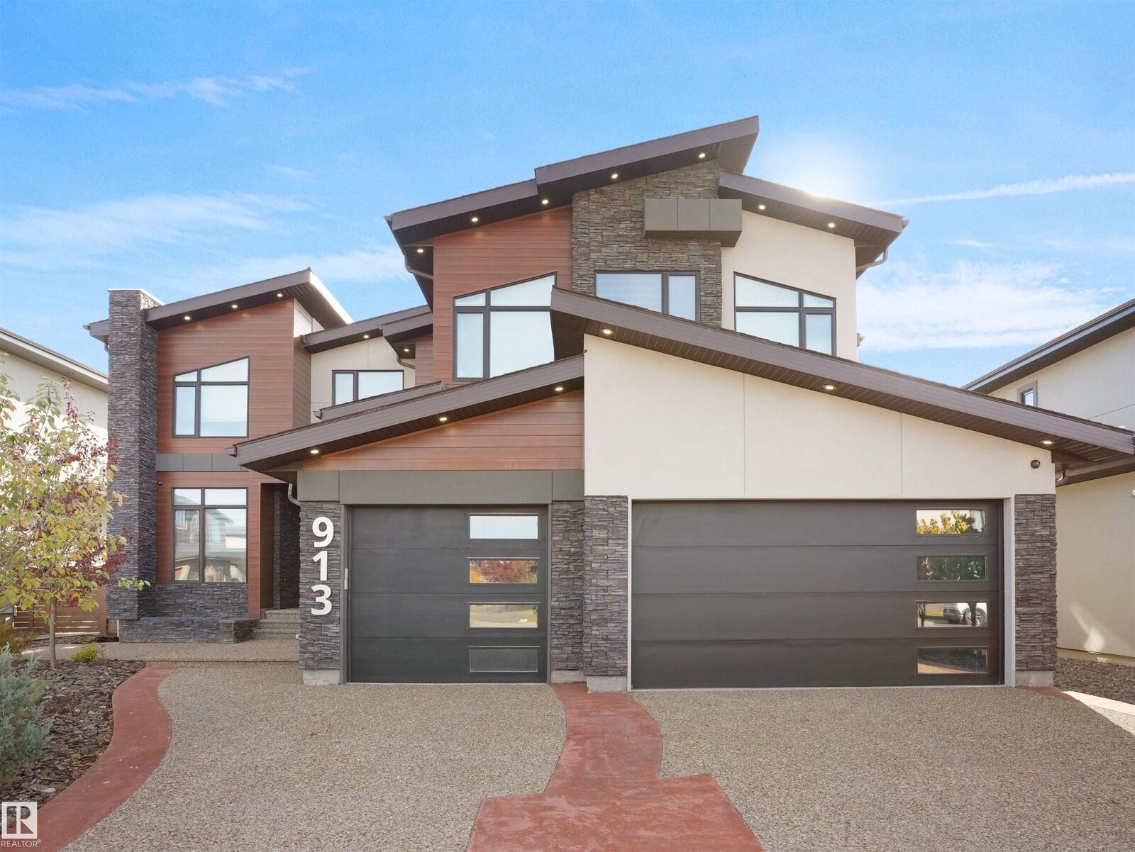 Property Photo:  913 Wood Place NW  AB T6W 3G8 