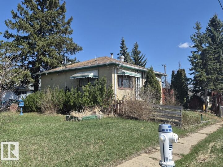Property Photo:  5003 49 Street  AB T0B 4A0 