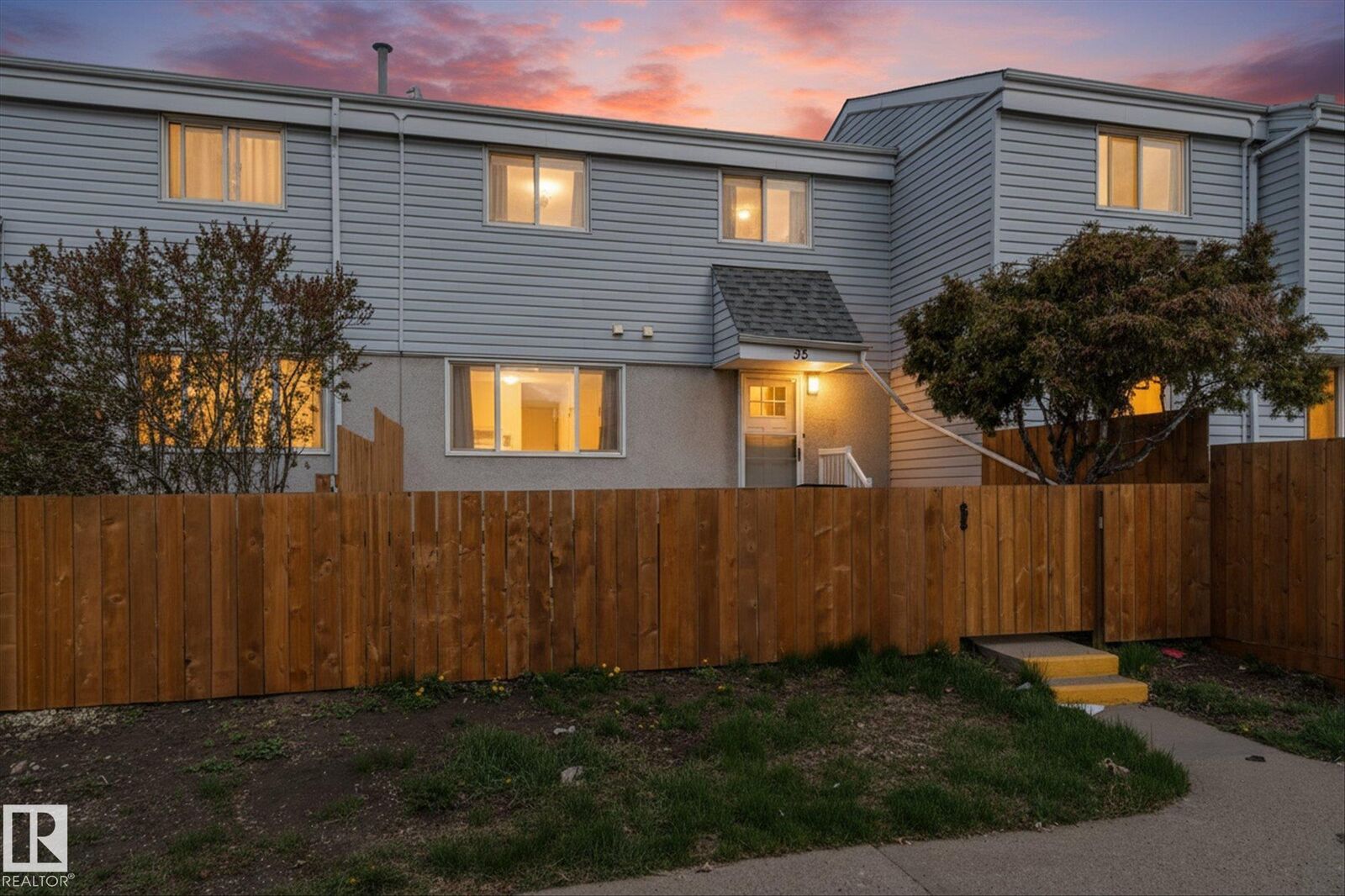 Property Photo:  35 McLeod Place NW  AB T5A 3A8 