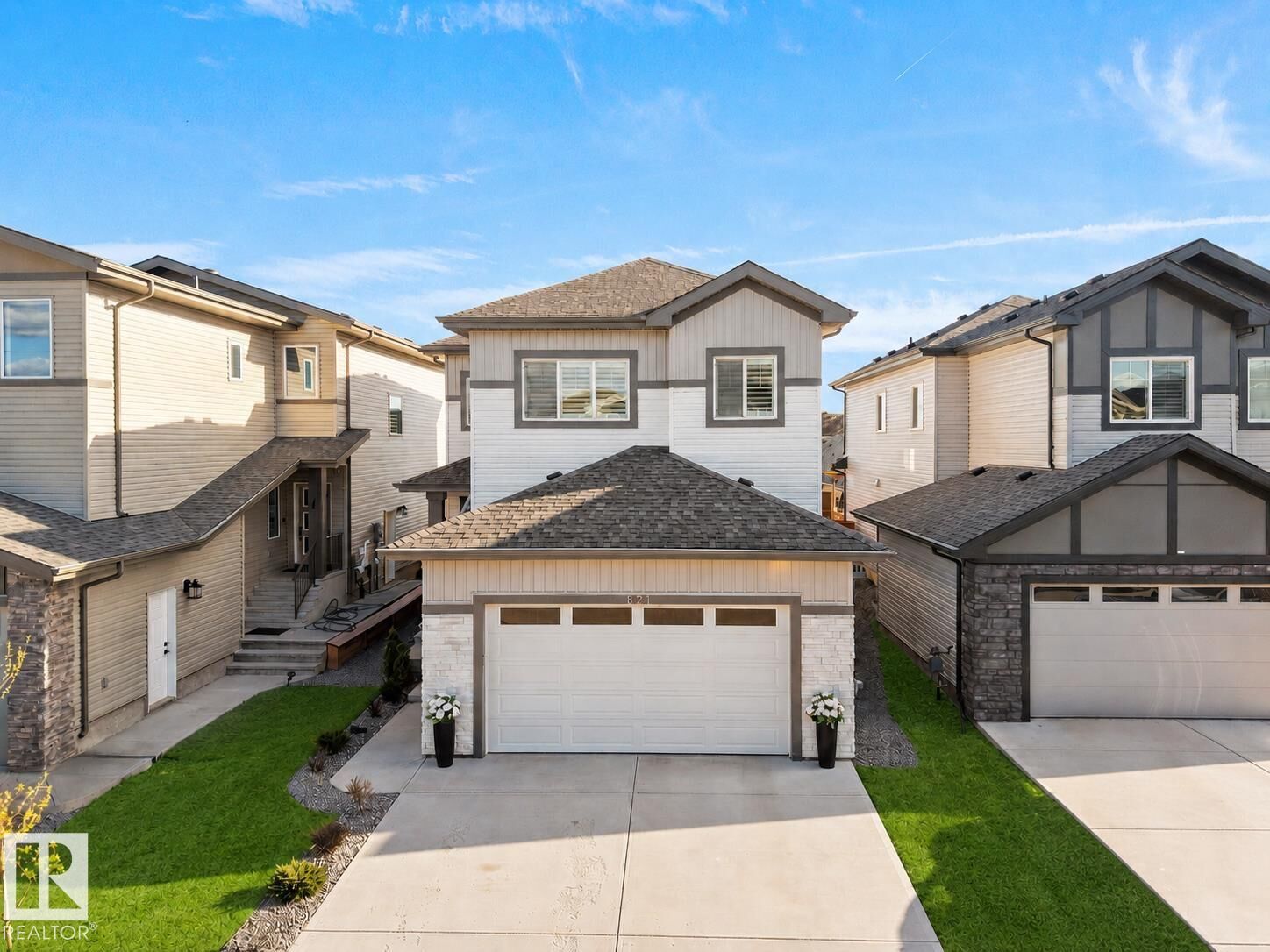 Property Photo:  821 Morris Avenue  AB T9E 1E9 