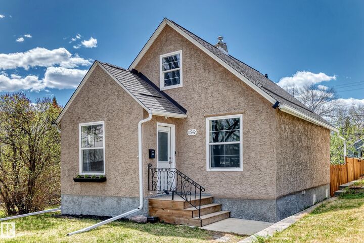Property Photo:  11942 62 Street NW  AB T5W 4C6 