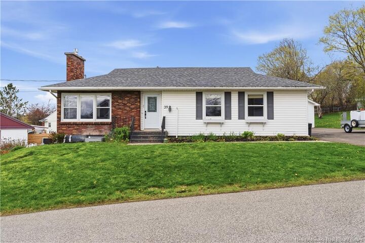 Property Photo:  39 Hillside Crescent  NB E4E 1C4 