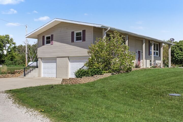 Property Photo: 2607 Nelson Ave IA 50569