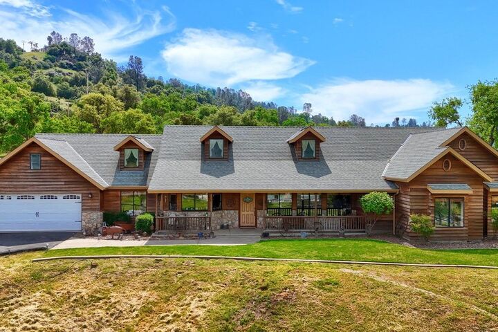 Property Photo:  32028 Cattle Way  CA 93614 