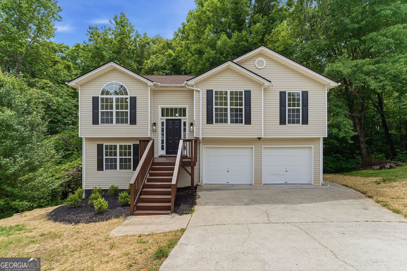Property Photo: 515 Ashland Manor Drive GA 30045