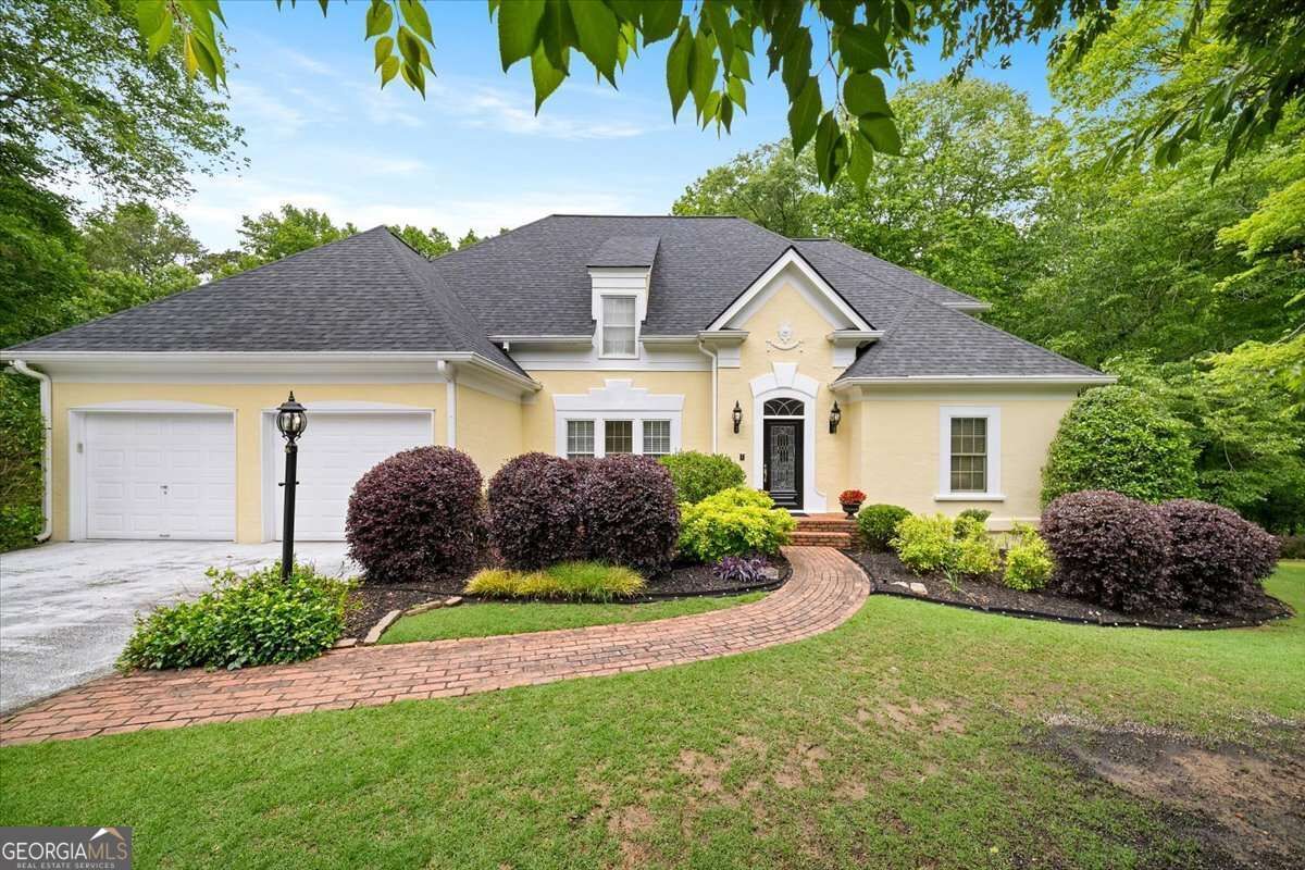 Property Photo:  400 Ashdowne Way  GA 30350 