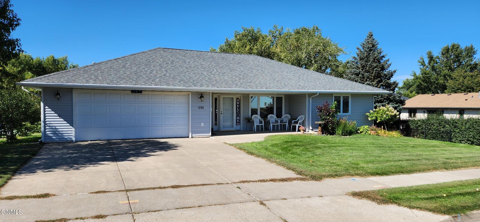 Property Photo:  1096 Turnpike Avenue E  ND 58501 