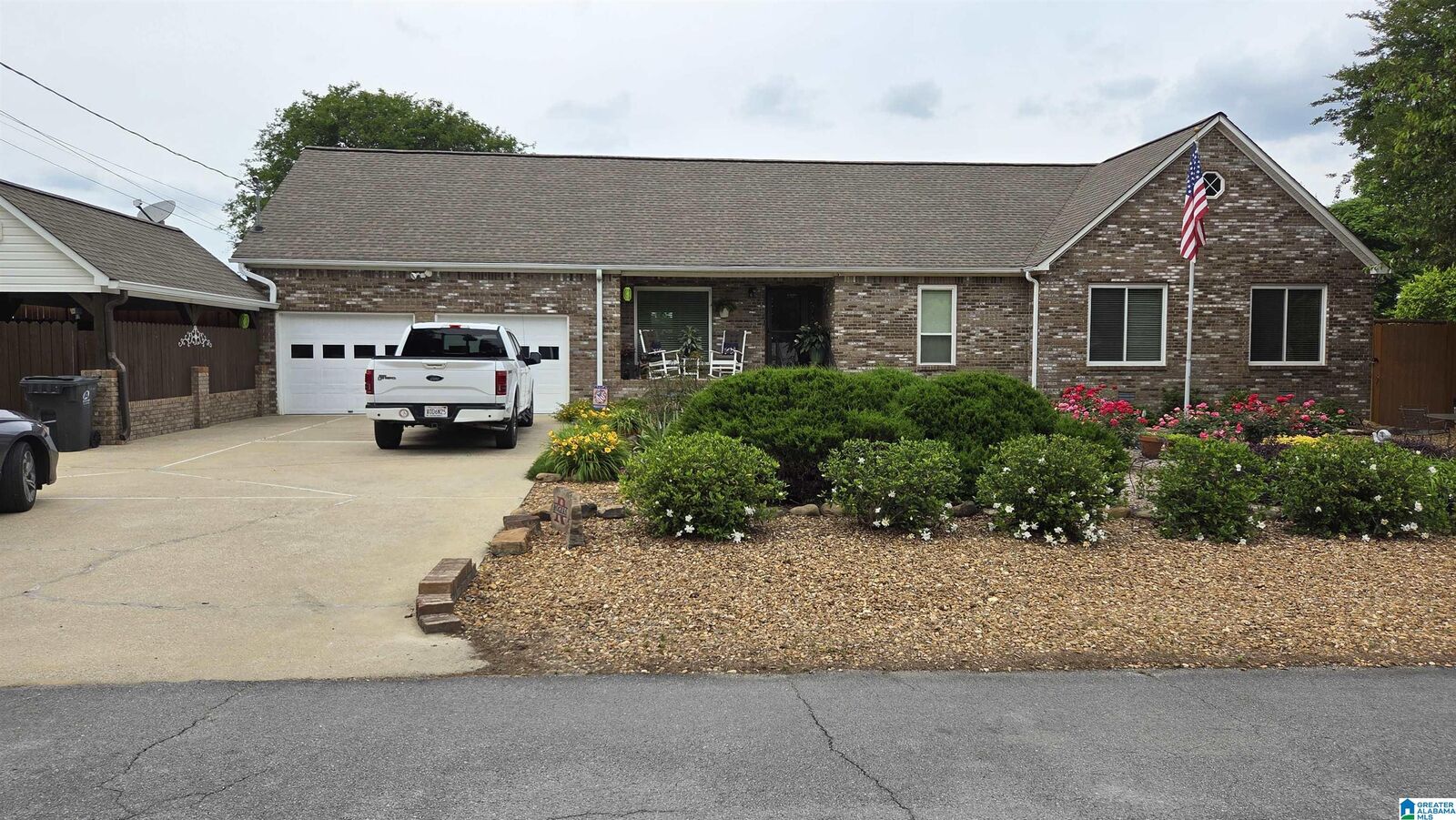 Property Photo:  413 Glenport Avenue  AL 35905 