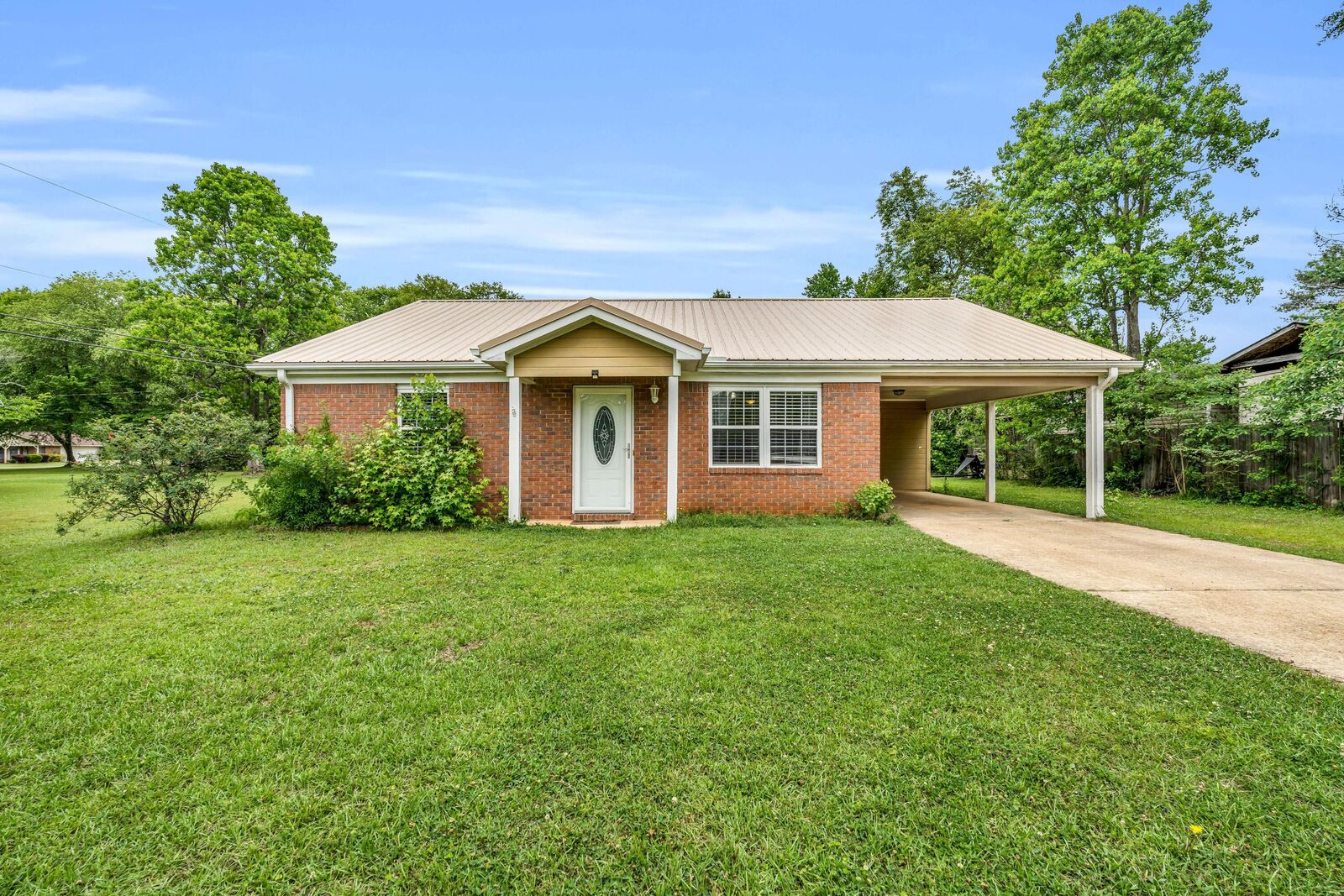 Property Photo:  940 Ruffin Road  MS 39702 