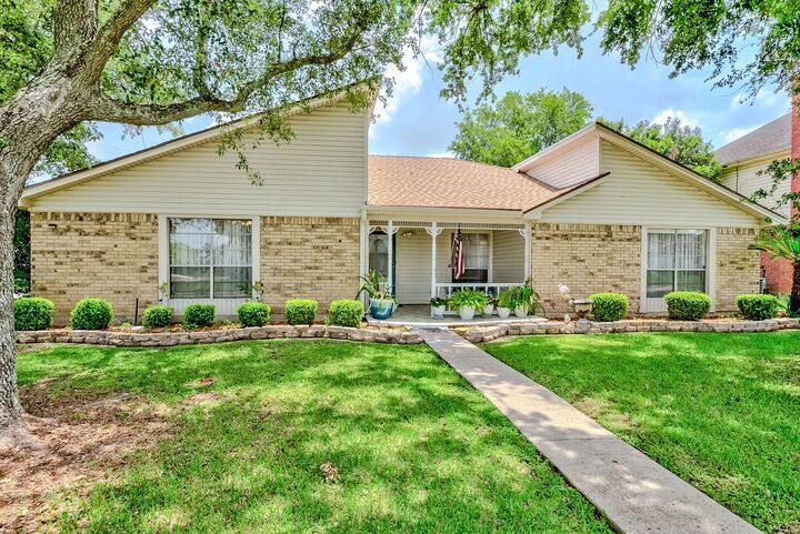 Property Photo:  2103 Avenue N  TX 77627 