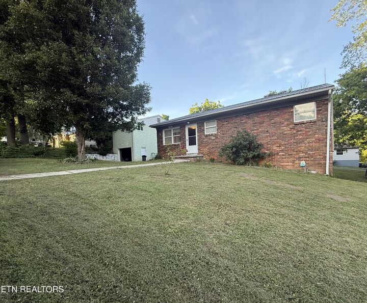 Property Photo: 1108 Leconte Rd TN 37914