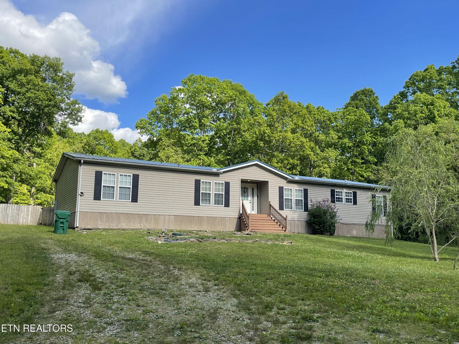 Property Photo:  133 Thompson Rd  TN 38571 