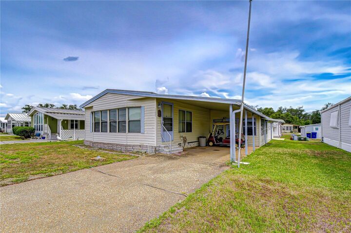 Property Photo:  35804 Brisa Drive  FL 33541 