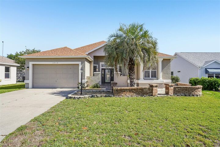 Property Photo: 2013 Santo Domingo Drive FL 32159