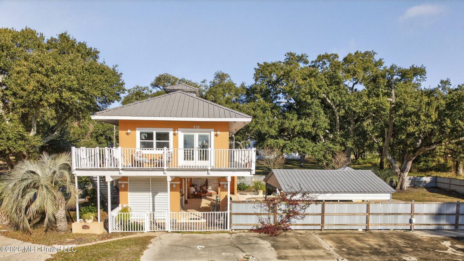 Property Photo:  470 W Beach Boulevard  MS 39560 