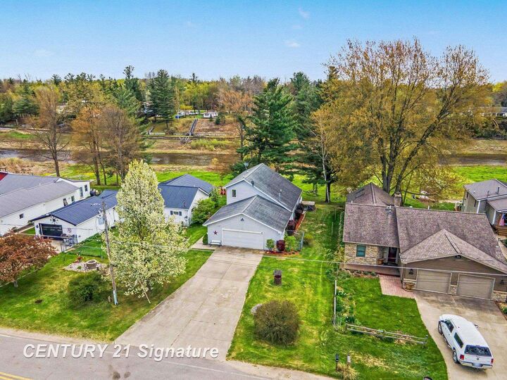 Property Photo:  1361 McKimmy Drive  MI 48612 
