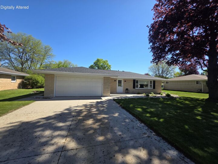 Property Photo:  2532 S Seymour Pl  WI 53227 