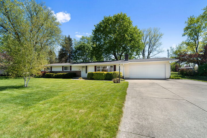 Property Photo:  S66w13555 Saroyan Rd  WI 53150 