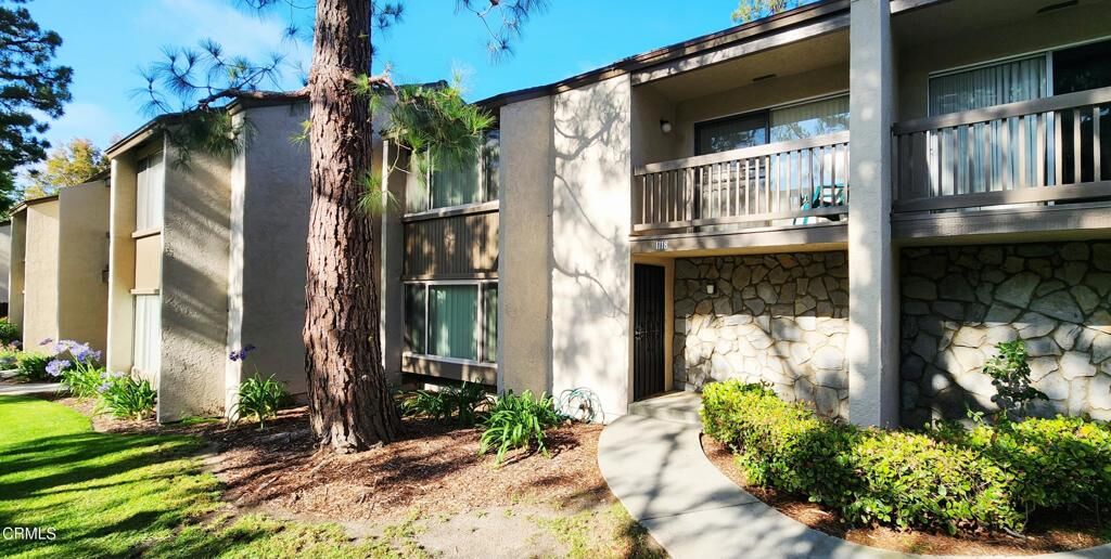 Property Photo:  1118 Okapi Lane  CA 93003 