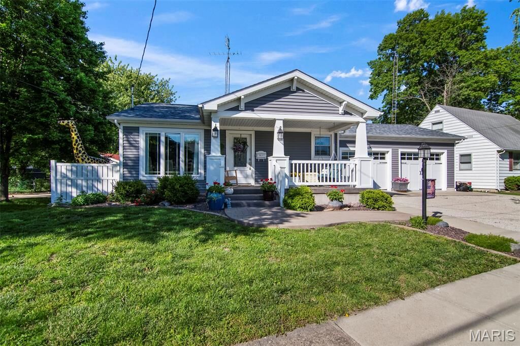 Property Photo:  451 S Spruce Street  IL 62075 