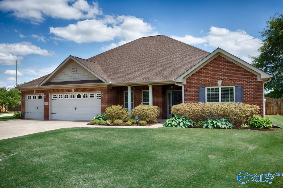 Property Photo:  8548 Rolling Oaks Drive  AL 35763 